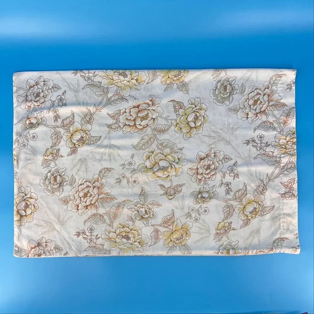 Vintage Cottagecore Floral Pillowcase Neutral 80s 1980s Farmhouse Shabby Chic